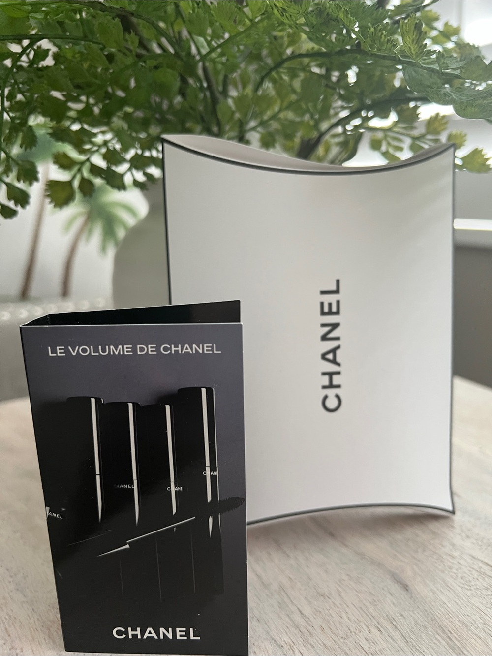 CHANEL Black Le Volume de Chanel mini Mascara Gift Set